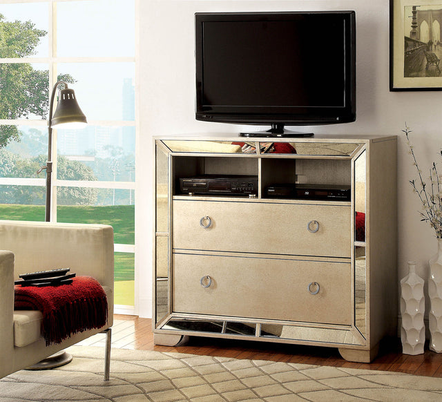 loraine-media-chest