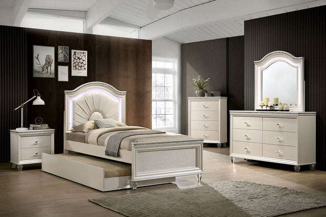 allie-dresser