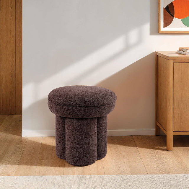 thisbe-stool