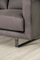 mezzanotte-loveseat
