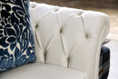 antoinette-loveseat