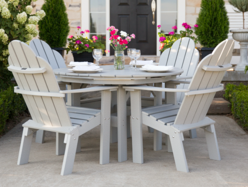 Classic 46 inch Round Patio Table set with 4 Deck Chairs by Wildridge